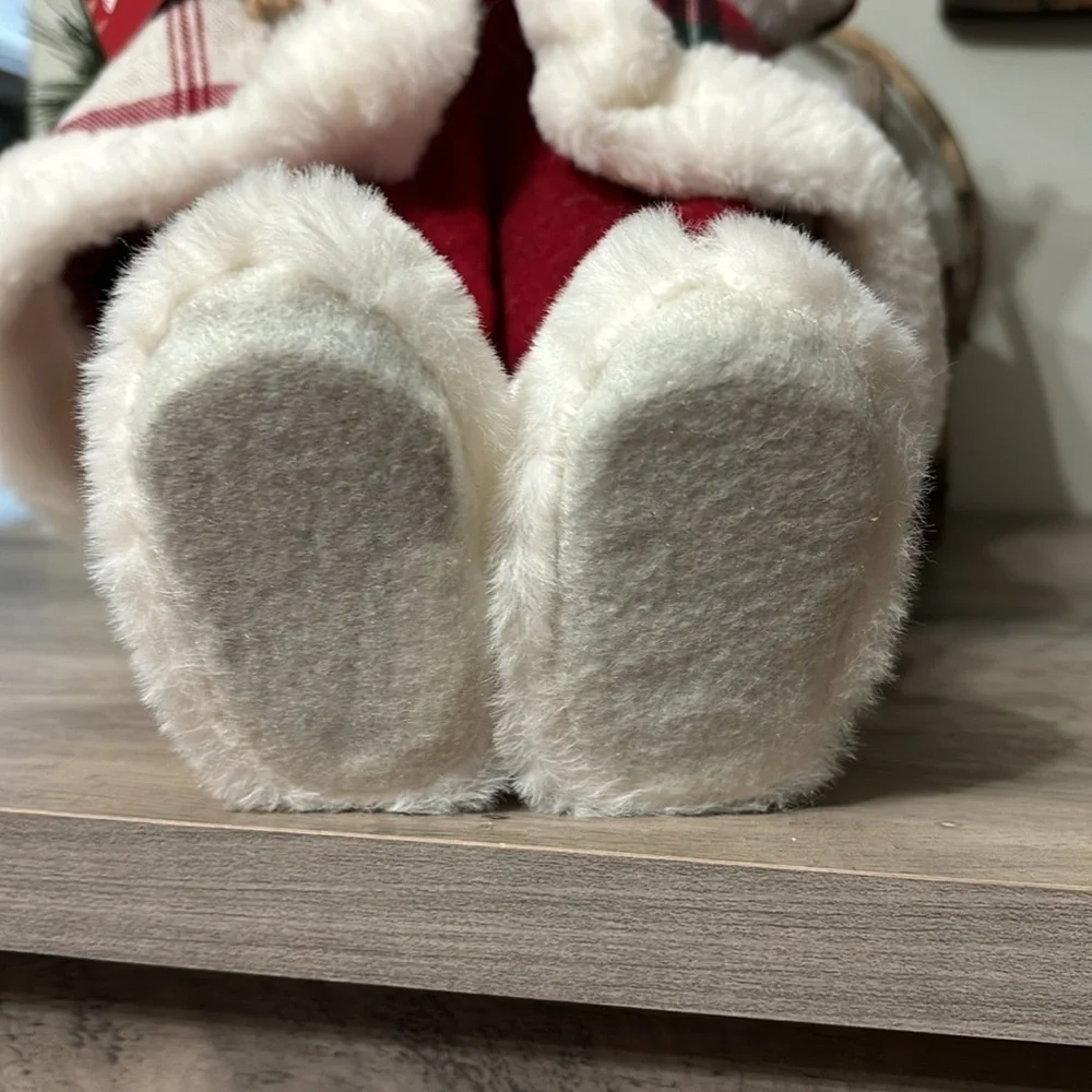 NWT WINTER WONDER LANE FAUX FUR PLAID SANTA WITH BOTTLE BRUSH TREE & BURLAP SACK